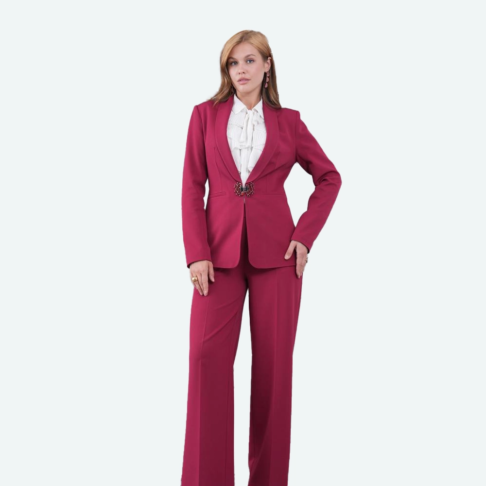 Елегантен женски сет – сако со панталони во бордо нијанса