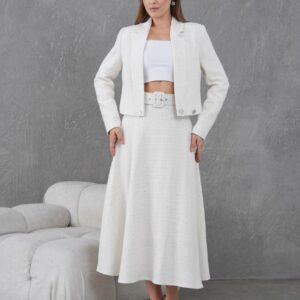 Елегантен женски костим со долга суќна и сако - бела боја