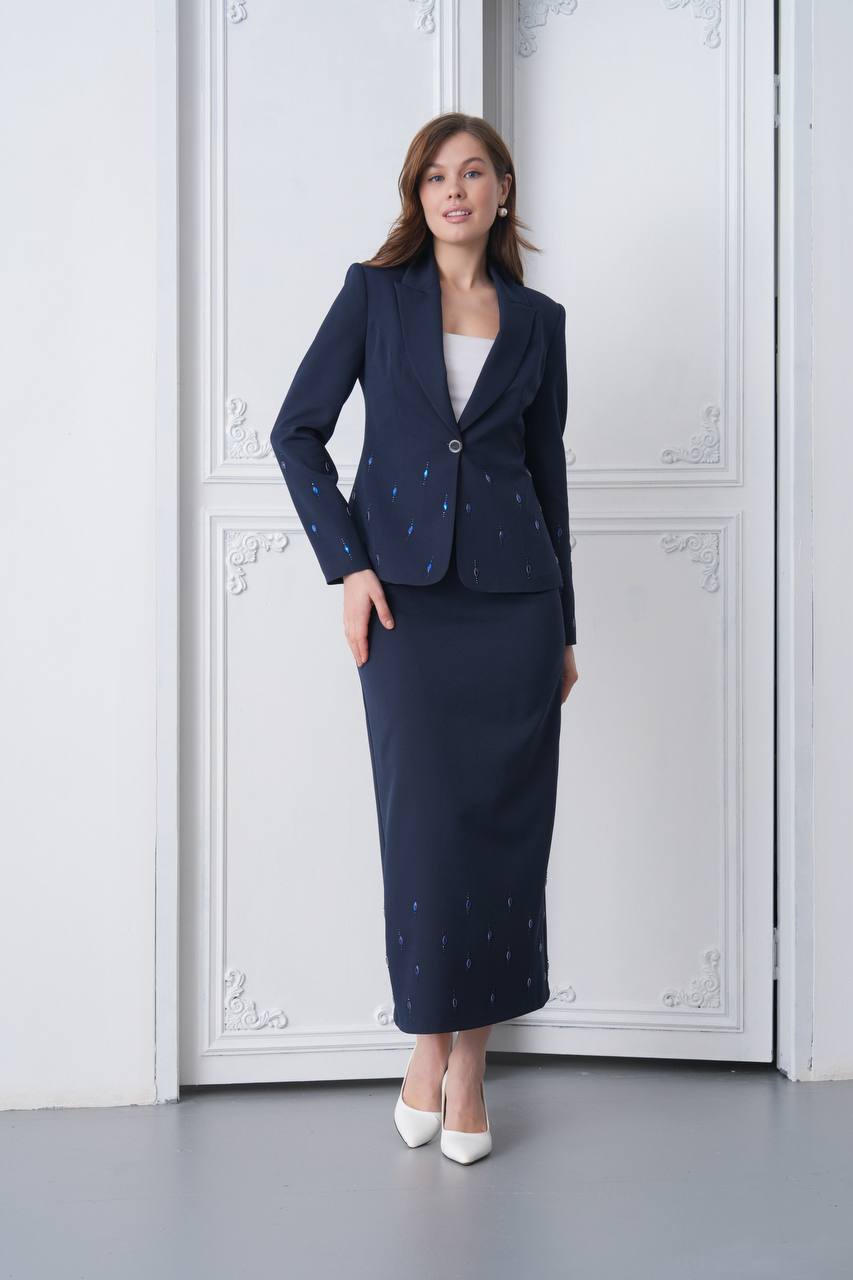 Елегантен женски сет – сако со сукња во кралско сина нијанса